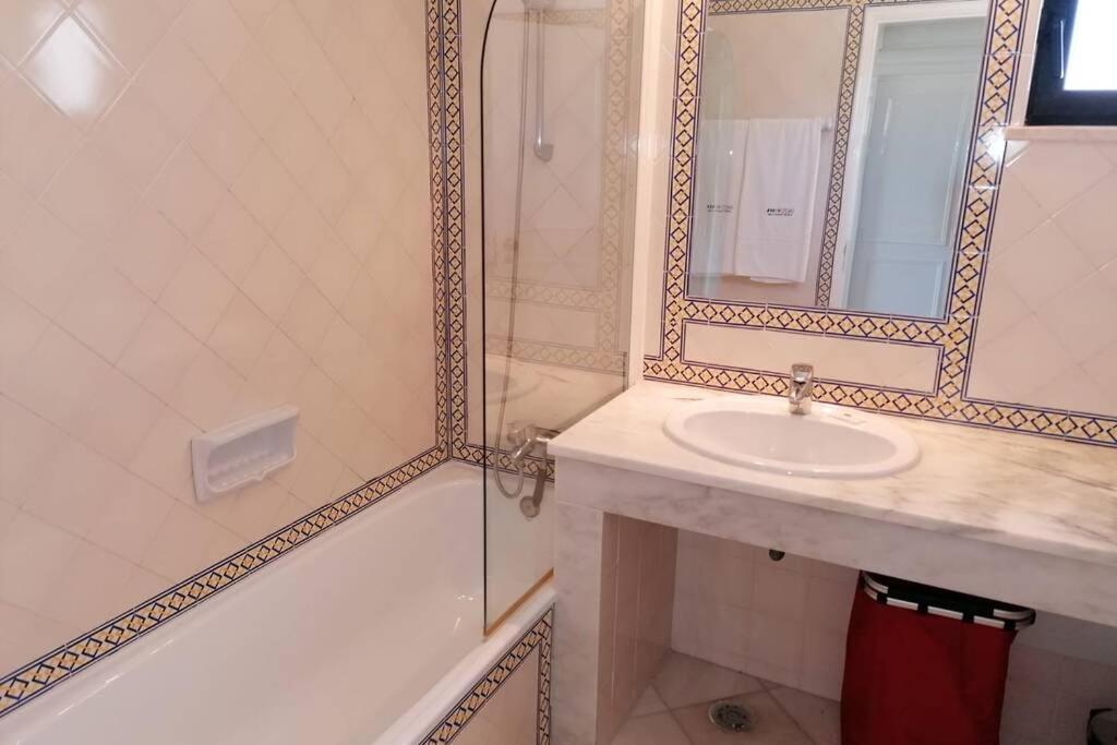 Luxury Modern T2 Ocean View - Free Parking - Pool Apartamento Alvor Exterior foto
